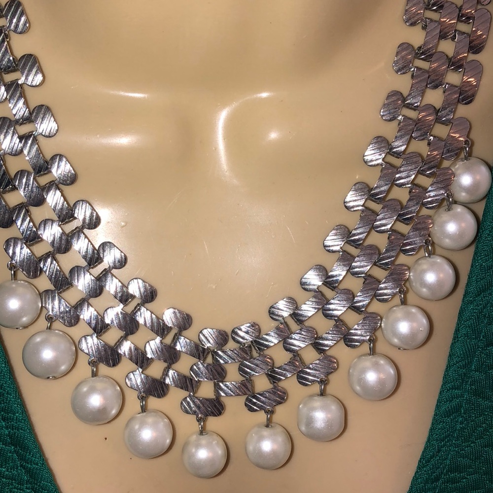 Statement necklace